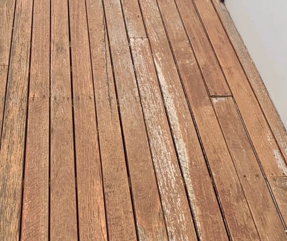 How to Repaint a Deck With Peeling Paint
