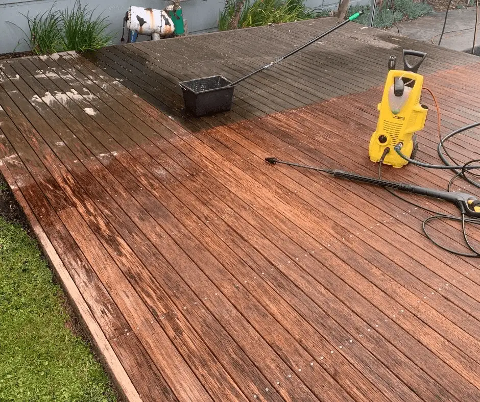 Electric pressure washer for decks