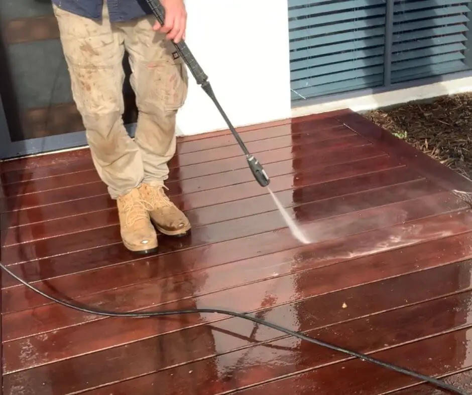 Rinse off with a pressure cleaner 