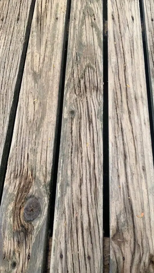 Damaged without deck stain 
